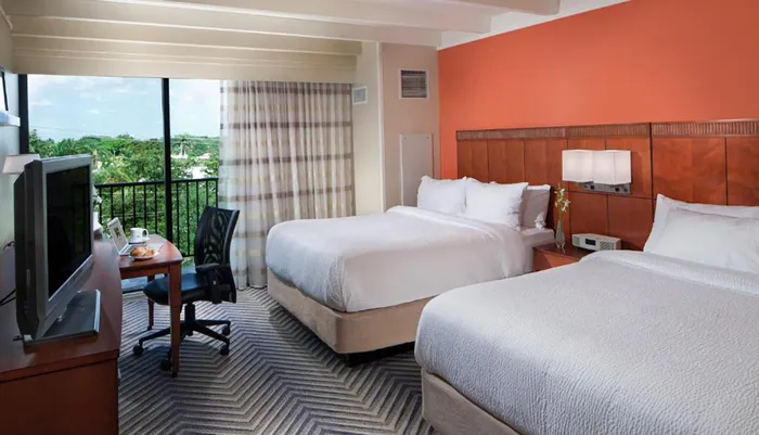 Courtyard Fort Lauderdale East Photo